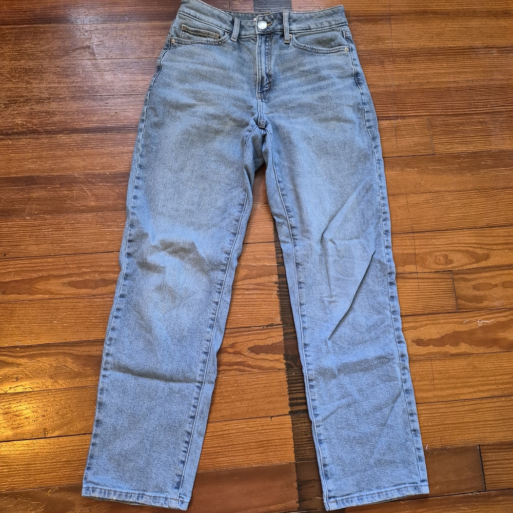 SO Women's Straight Leg Jeans in Light Blue Wash